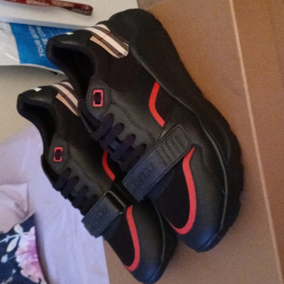 Shoes - Picture 2 of 7